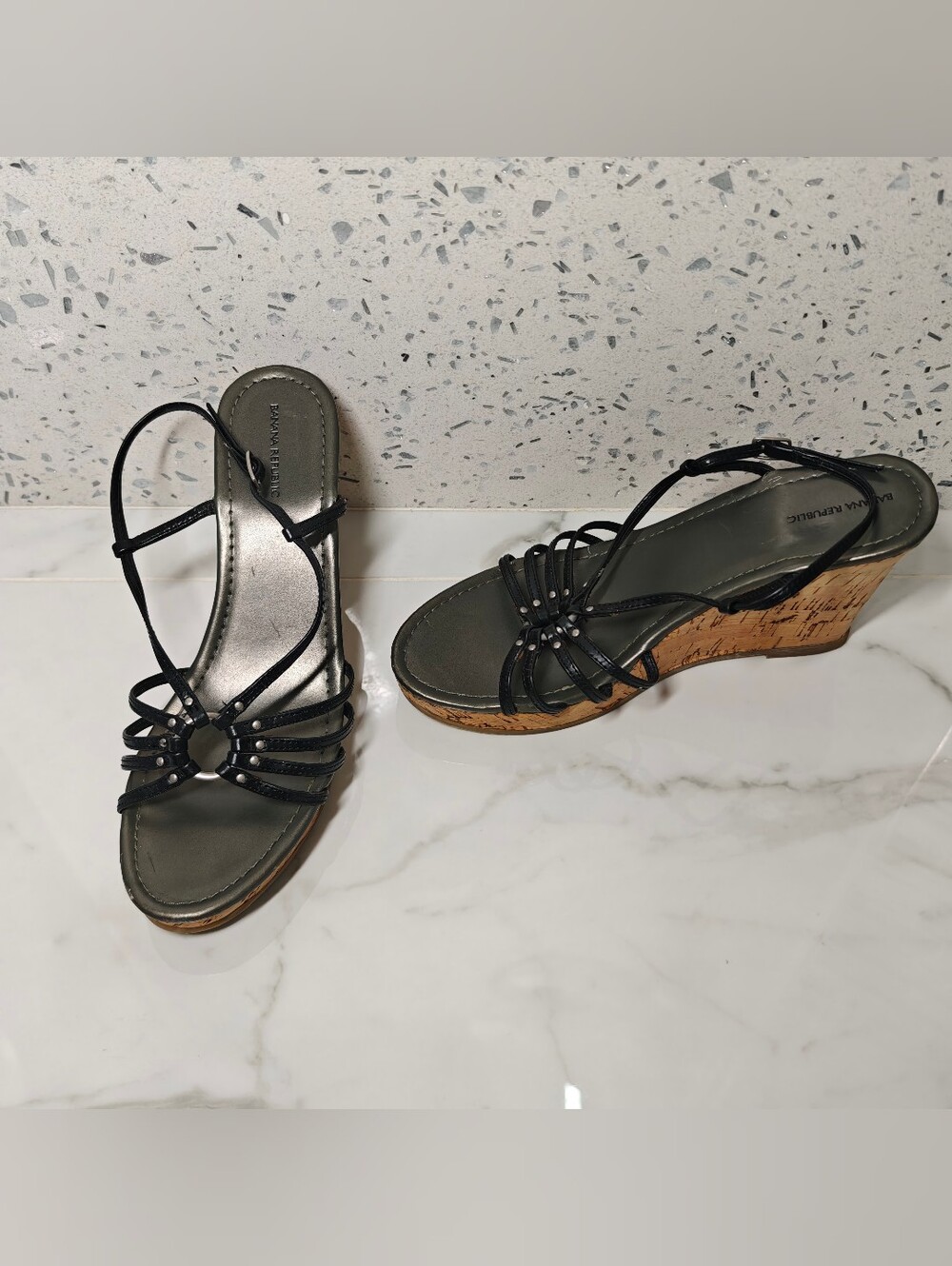 Banana republic wedge sandals black leather o ring cork 4 inch size 9 Strappy